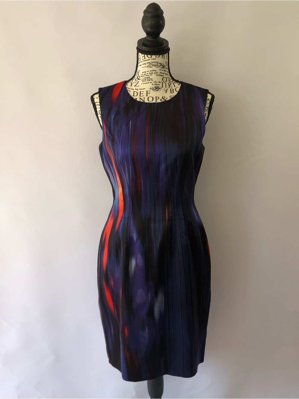 Elie Tahari Navy & Red Sleeveless Sheath Dress
